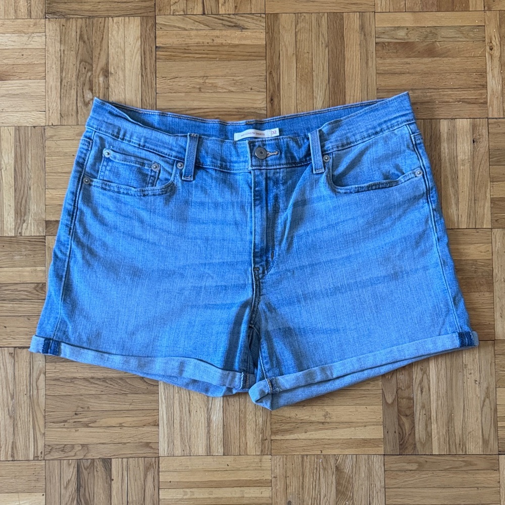 [SOLD!] Levi's Mid Length Jean Shorts